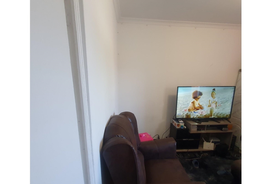 7 Bedroom Property for Sale in Delft South Western Cape